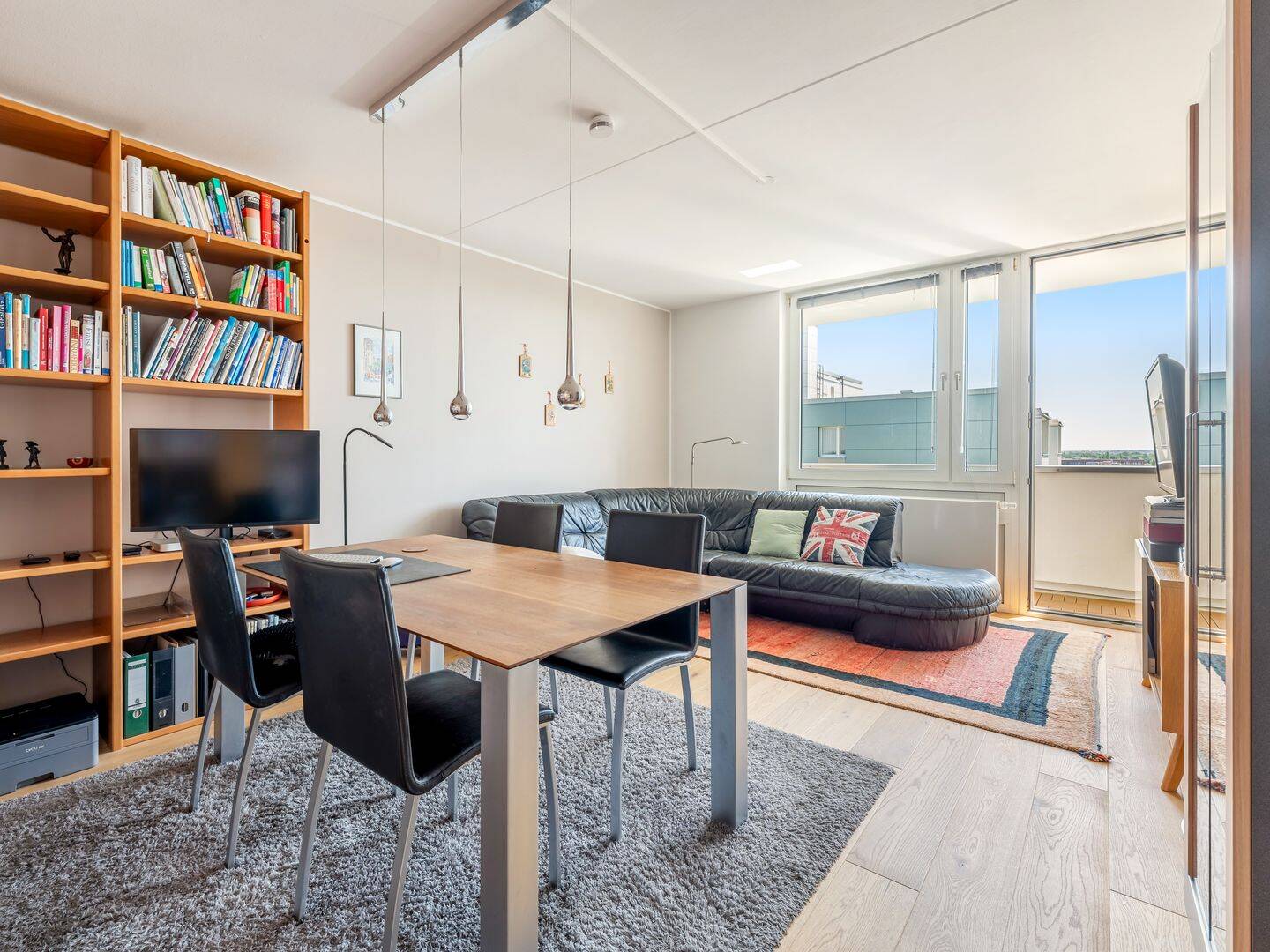 EINZIEHEN & WOHLFÜHLEN: Moderne 2-Zimmer-Wohnung mit Ostbalkon & Parkblick, 82008 Unterhaching