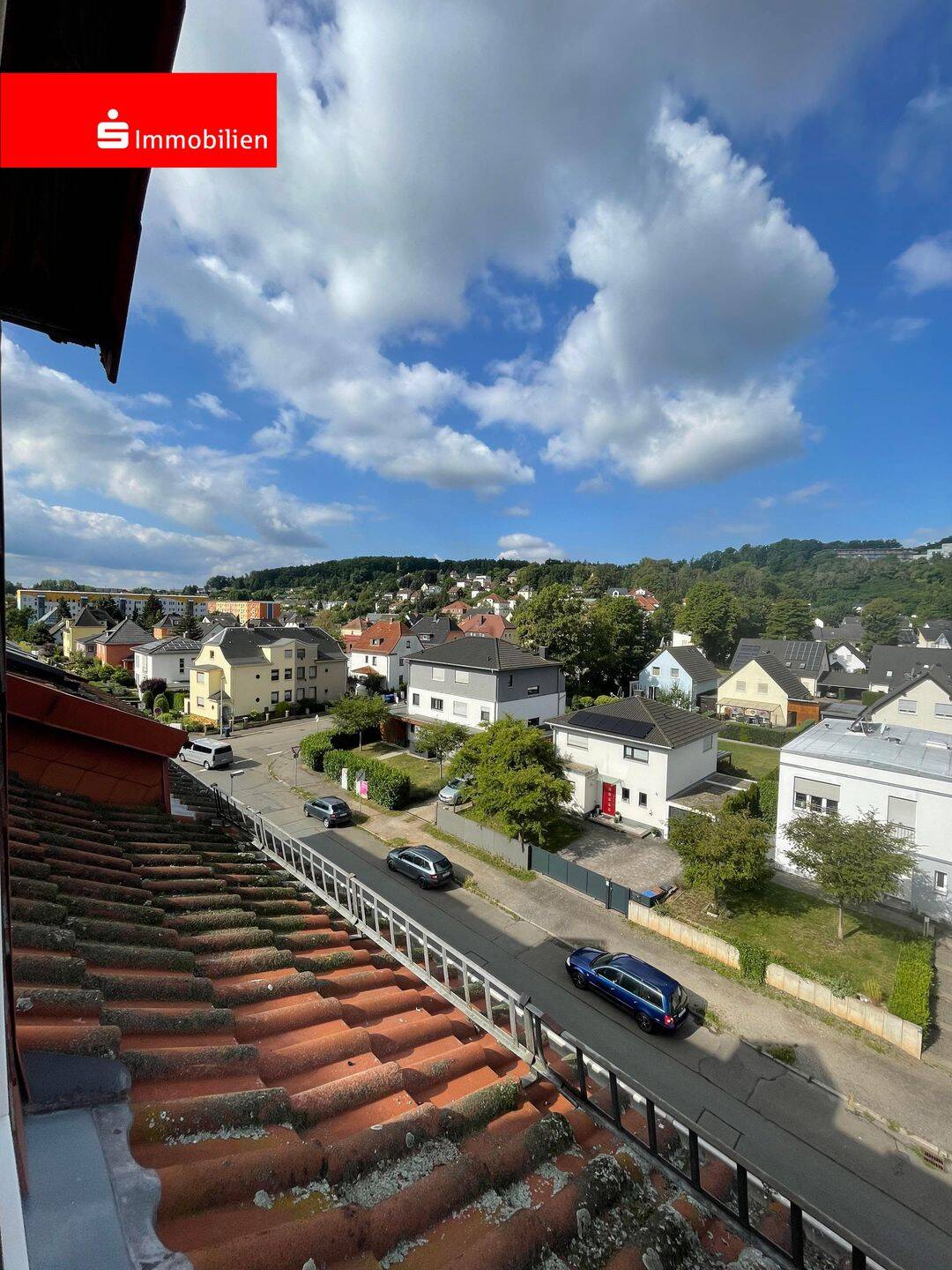 Neu renovierte Dachgeschoßwohnung in beliebter Wohnlage, 7548 Gera