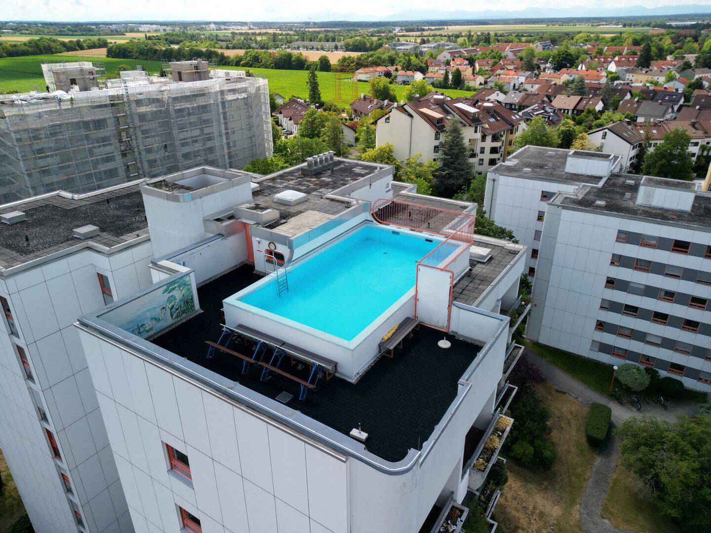 Exklusive 1-Zimmer-Wohnung mit Sky-Pool auf der Dachterrasse, in der Stadt und doch in der Natur, 82008 Unterhaching