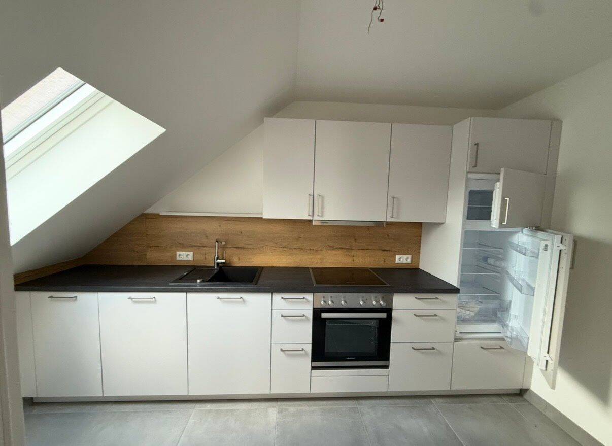 Helle 3-Zimmer-Dachgeschosswohnung – Erstbezug nach Renovierung in ruhiger Wohnlage, 84056 Rottenburg a.d. Laaber