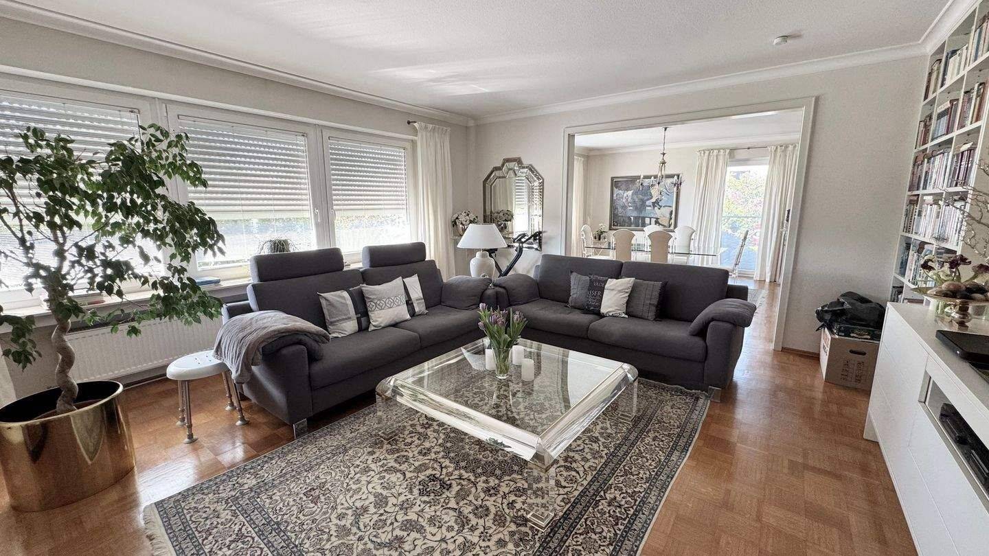 Cadolzburg ! Freistehendes Einfamilienhaus, 217m² Wfl., 1.612m² Grund sowie 114m² Nutzfl., kostenfreie Einbauküche, 90556 Cadolzburg