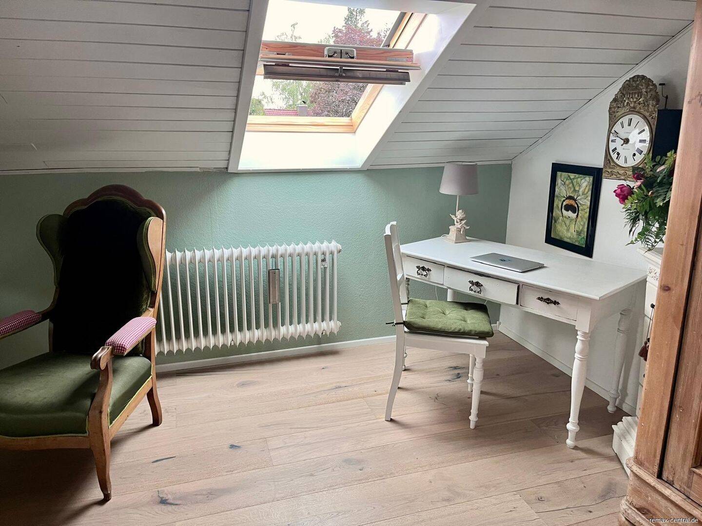 RE/MAX – Helles möbliertes Apartment mit Charme!, 85521 Ottobrunn
