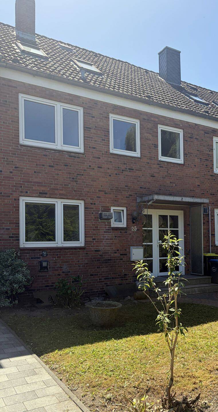 RESERVIERT: Ein Handwerkerhaus: 4 Zimmer, Keller, Garten und 3 Zimmer als Nutzfläche im Spitzboden, 24768 Rendsburg