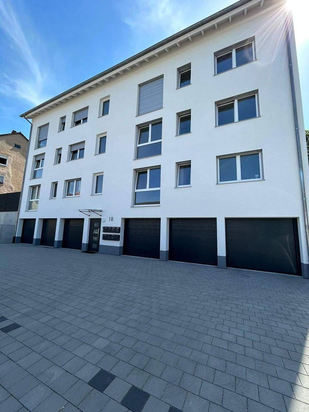 Großzügige und helle 4-Zi.-Neubau-Wohnung mit Balkon!, 77933 Lahr/Schwarzwald