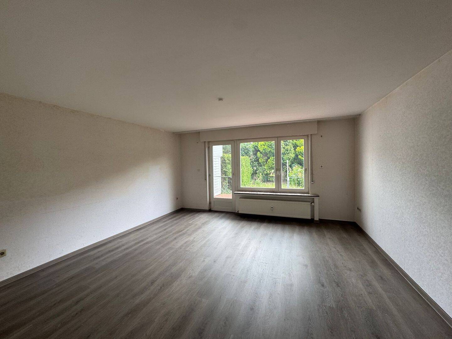 Geräumige 3-Zimmer-Wohnung auf zwei Etagen mit eigenem Garten in Wallenhorst, 49134 Wallenhorst