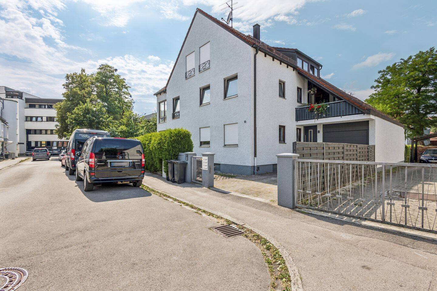 Saniert | Zentral | Ruhig – 4-Zimmer-Wohnung mit Wintergarten und Balkonen, 85221 Dachau
