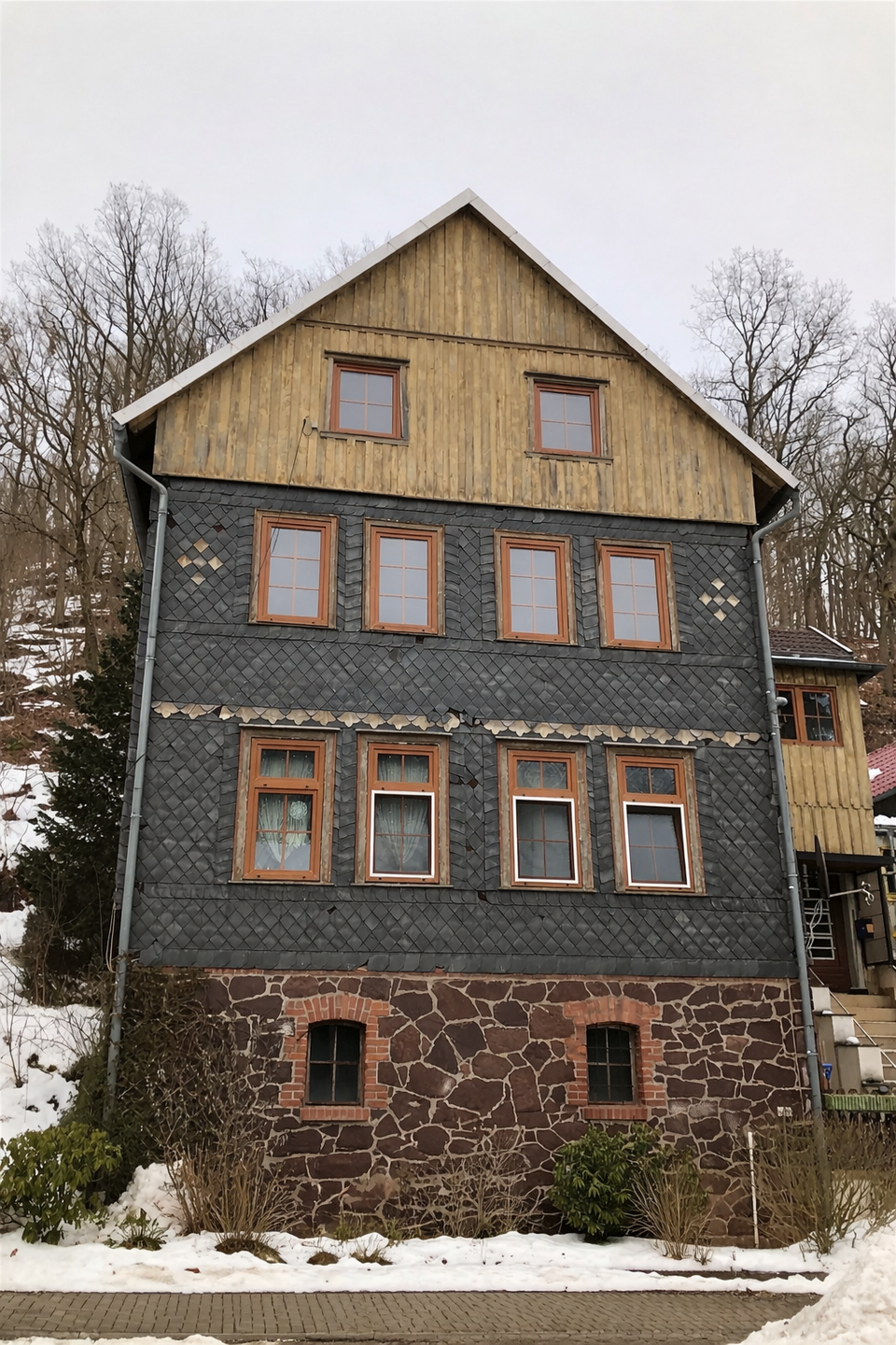 Solides Dreifamilienhaus mit Teilvermietung und Gestaltungsspielraum, 99755 Ellrich