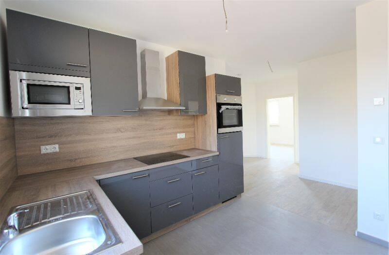 NACHMIETER ZUM 01.08.2026 gesucht! Helle, großzügige 3 Zimmer Wohnung, mit Balkon, Keller und Stellplatz!, 16515 Oranienburg