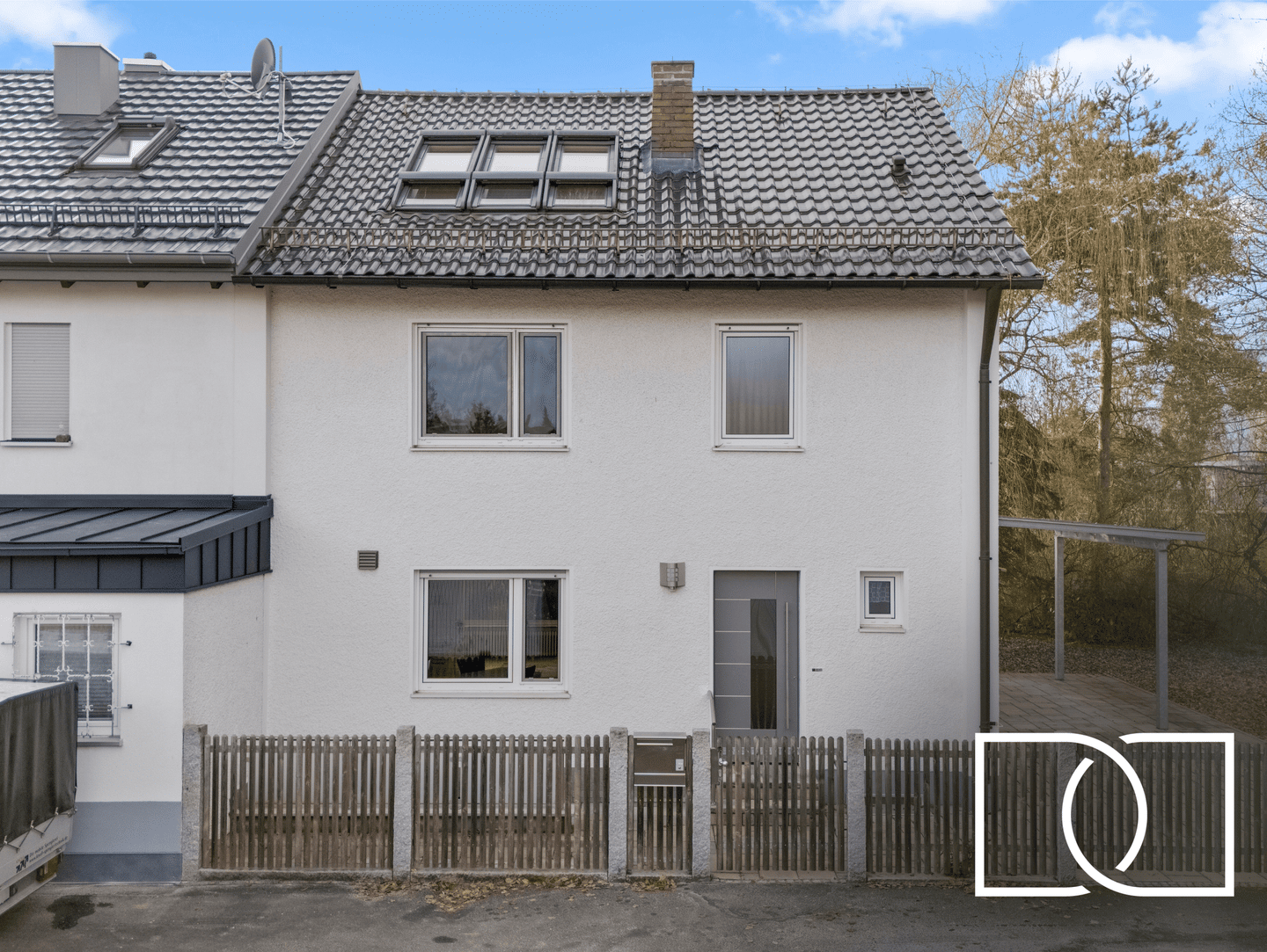 Hochwertig modernisiert! Doppelhaushälfte direkt an der S1 mit traumhaftem Grundstück, 90571 Schwaig b. Nürnberg