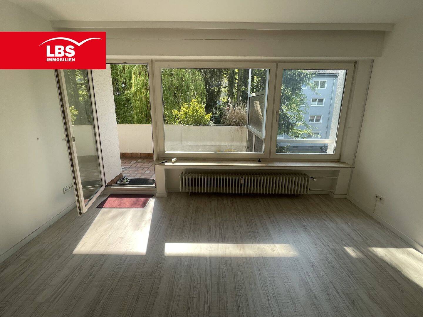 Charmante 3,5 Zimmer Wohnung mit Balkon und Garage «Bezugsfrei», 51145 Köln (Porz Eil Elsdorf Urbach)