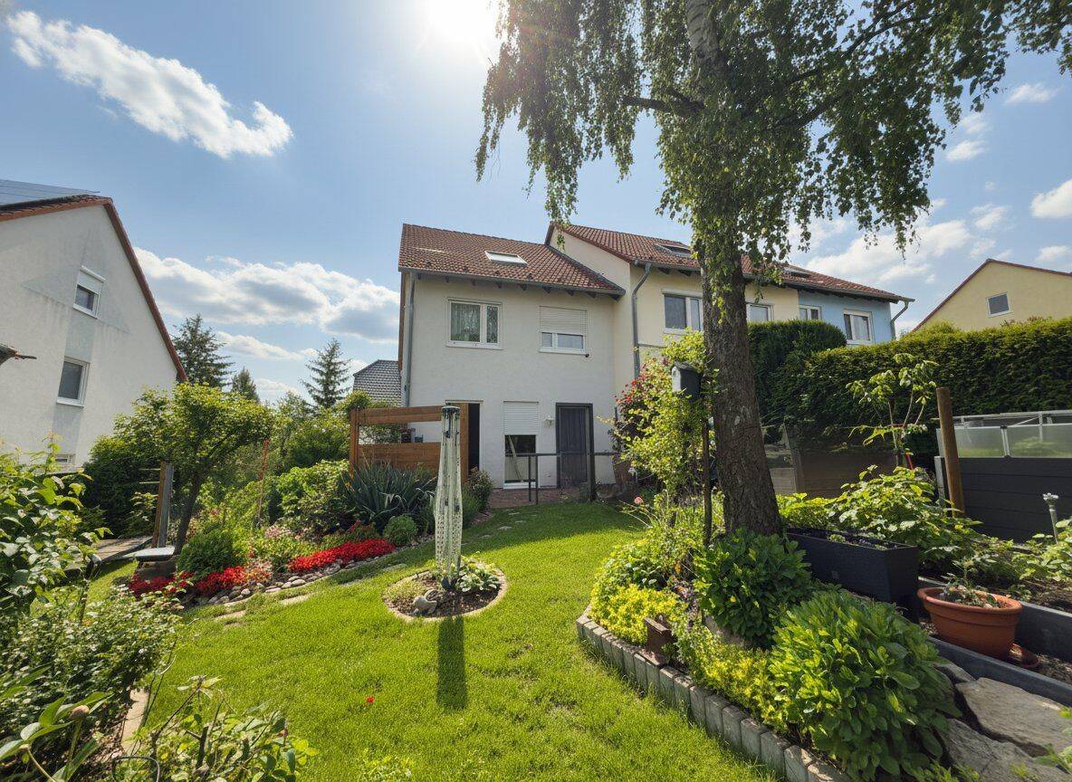 Vermietetes Reiheneckhaus in schöner Lage, 99102 Klettbach