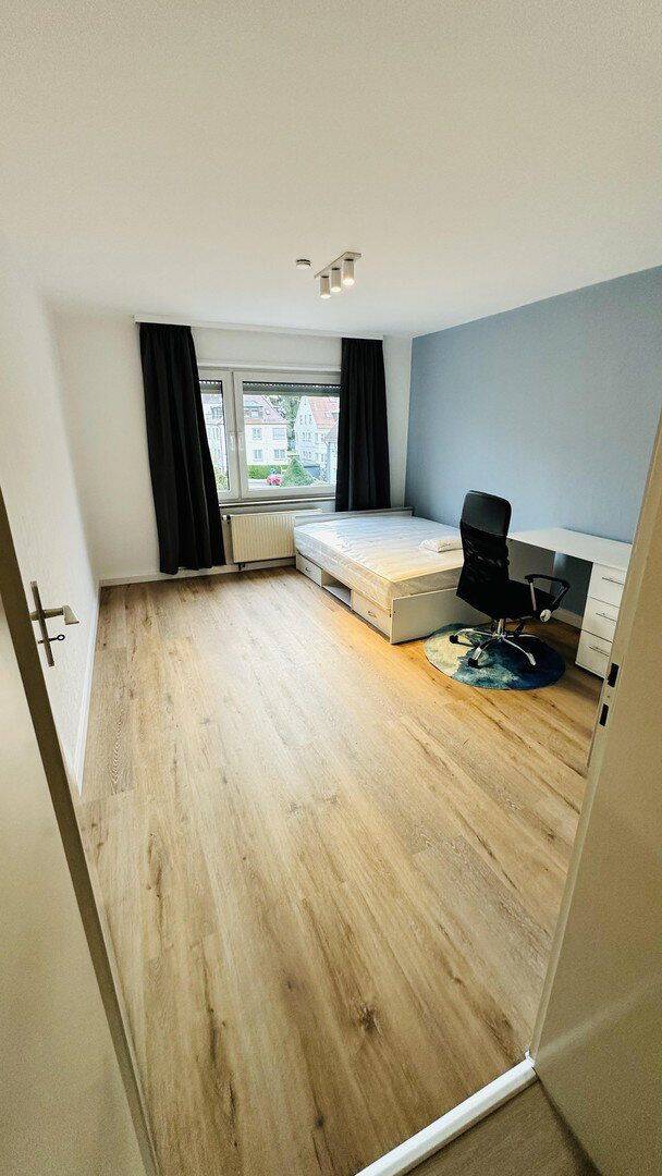 16qm WG-Zimmer Stuttgart, renoviert möbliert – Stuttgart Bad Cannstatt, 70374 Stuttgart (Bad Cannstatt Sommerrain)