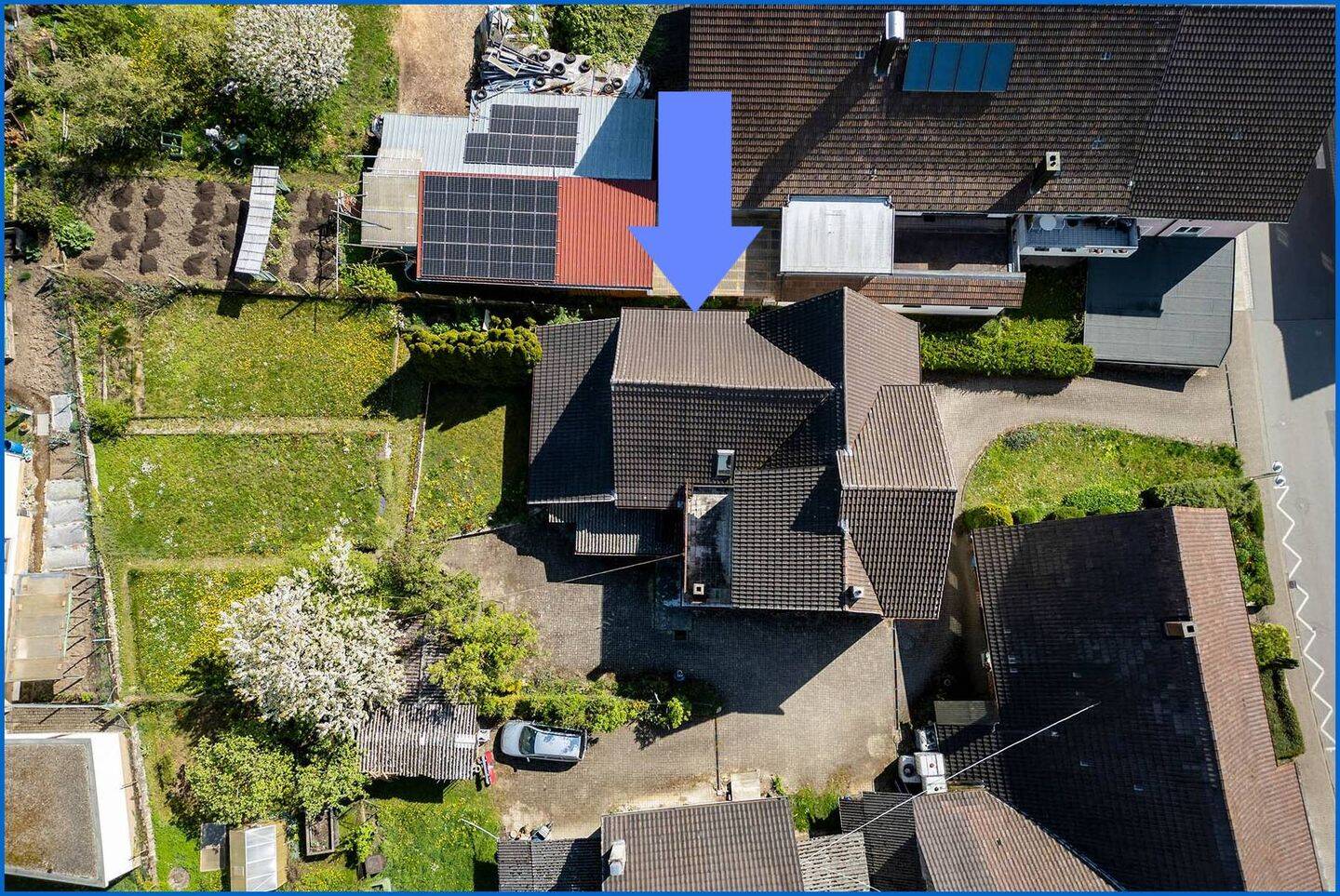 Steisslingen: Einfamilienhaus m. schönem, großem Bau-Grundstück (knapp 1000 qm) u. viel Nutzfläche!, 78256 Steißlingen