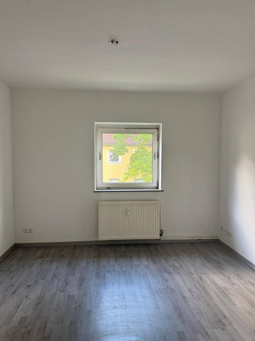 Hell, geräumig, einladend – 4-Zimmer im 1. Obergeschoss, 38229 Salzgitter