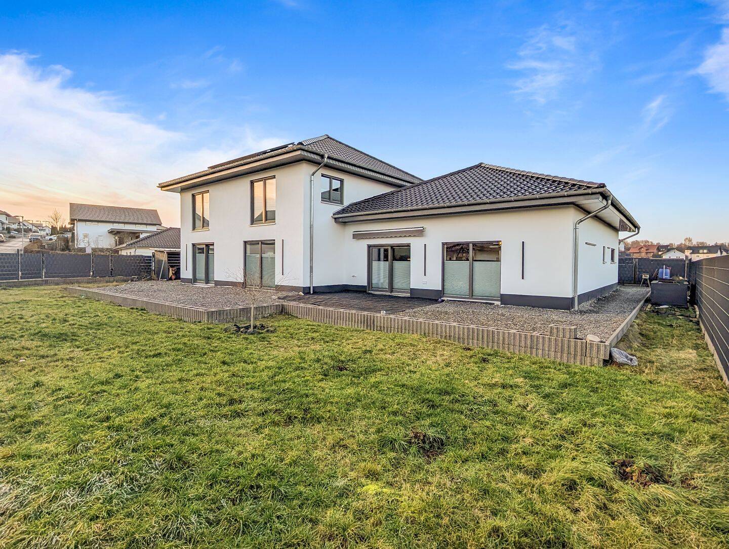 Provisionsfrei! Exquisites Zweifamilienhaus in Frankenberg, 35066 Frankenberg (Eder)