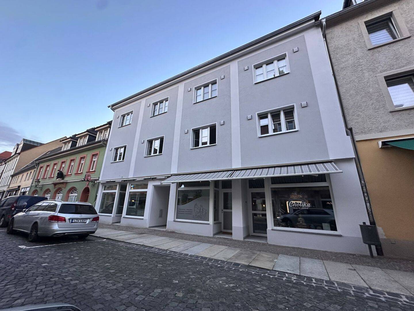 Über 130 qm direkt in der Grimmaer Altstadt: 4-Zimmer-Wohnung mit sehr großer Dachterrasse und 2 Stellplätzen, 4668 Grimma