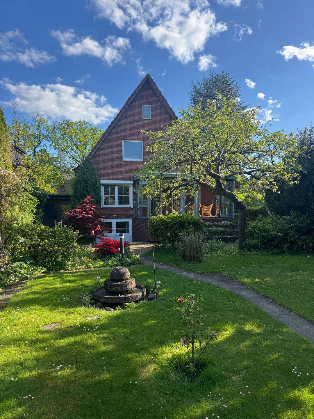 Großes Grundstück (1.296 m²) + Wintergarten + Garage – Familienhaus in ruhiger Lage von Langenhorn