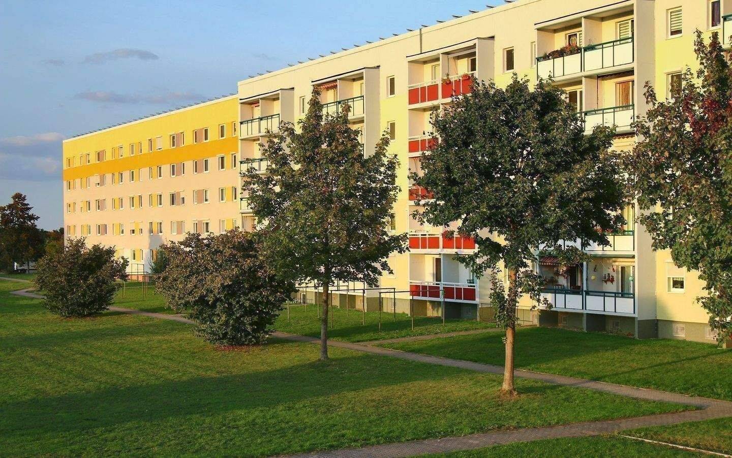 Frisch renovierte 2-Raum Wohnung mit Balkon, 39240 Calbe (Saale)