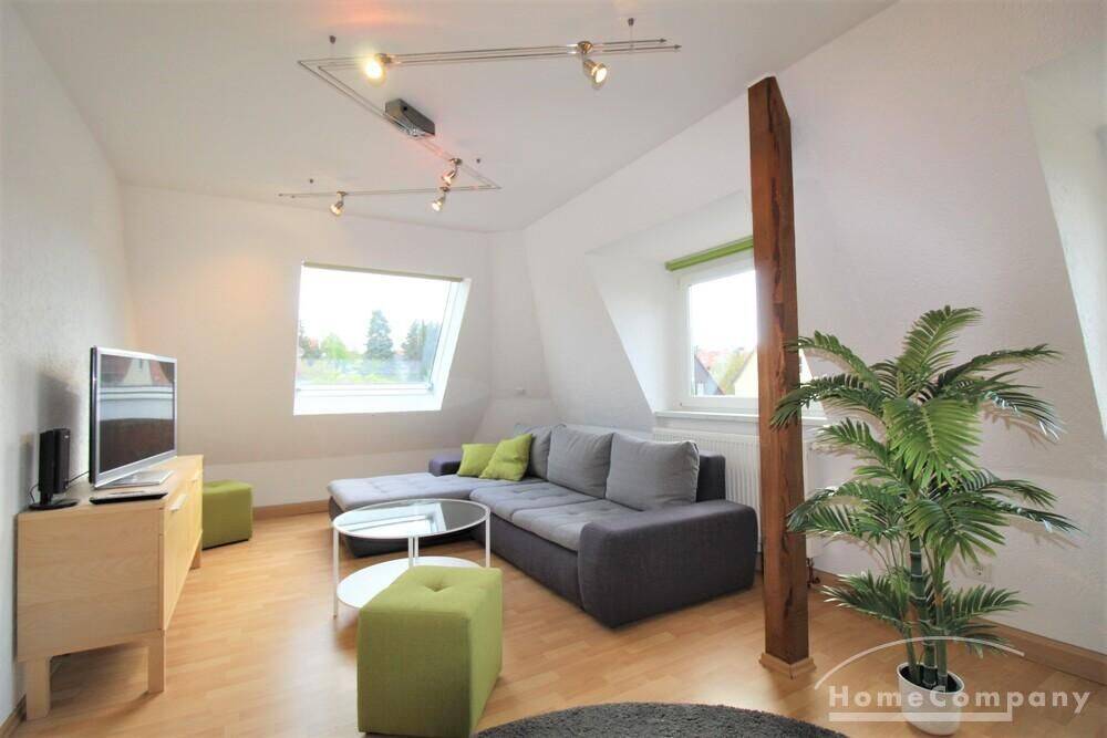 20877 HomeCompany Dresden Möbliert/Furnished 2-Zimmer Dachgeschosswohnung in Dresden-Naußlitz max. 2 Personen – 1187 Dresden – Bild 1 von 13