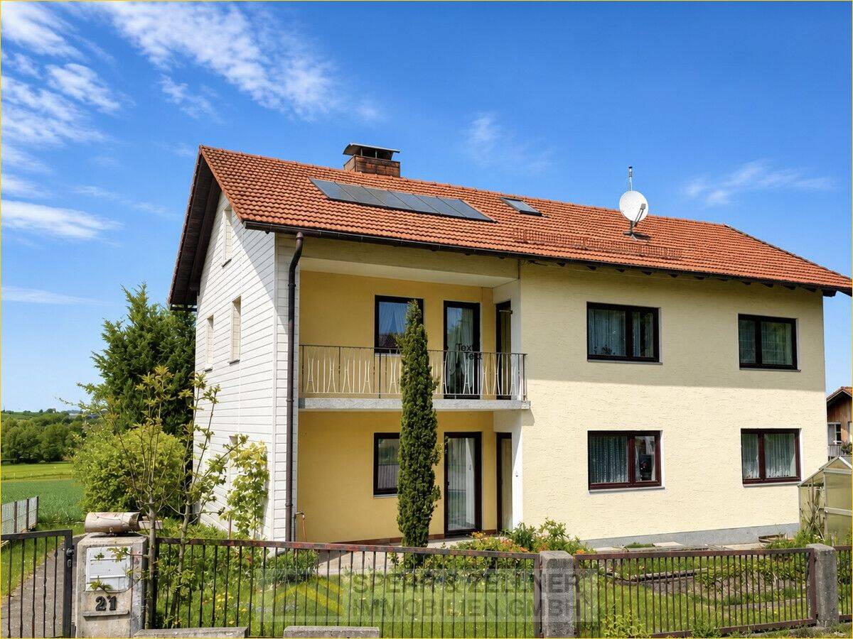 Dorfen – Mehrgenerationenwohnen leicht gemacht: 8-Zimmer-Zweifamilienhaus mit großem Garten, 84405 Dorfen