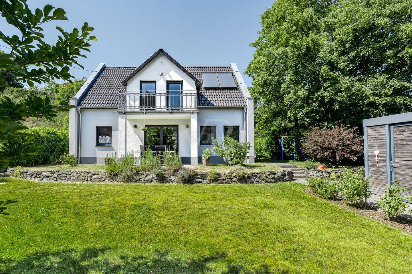 Modernes A+ Wohlfühlhaus im Weiltal mit EBK, 2 Bädern, Erdwärme und Doppelcarport, 61276 Weilrod