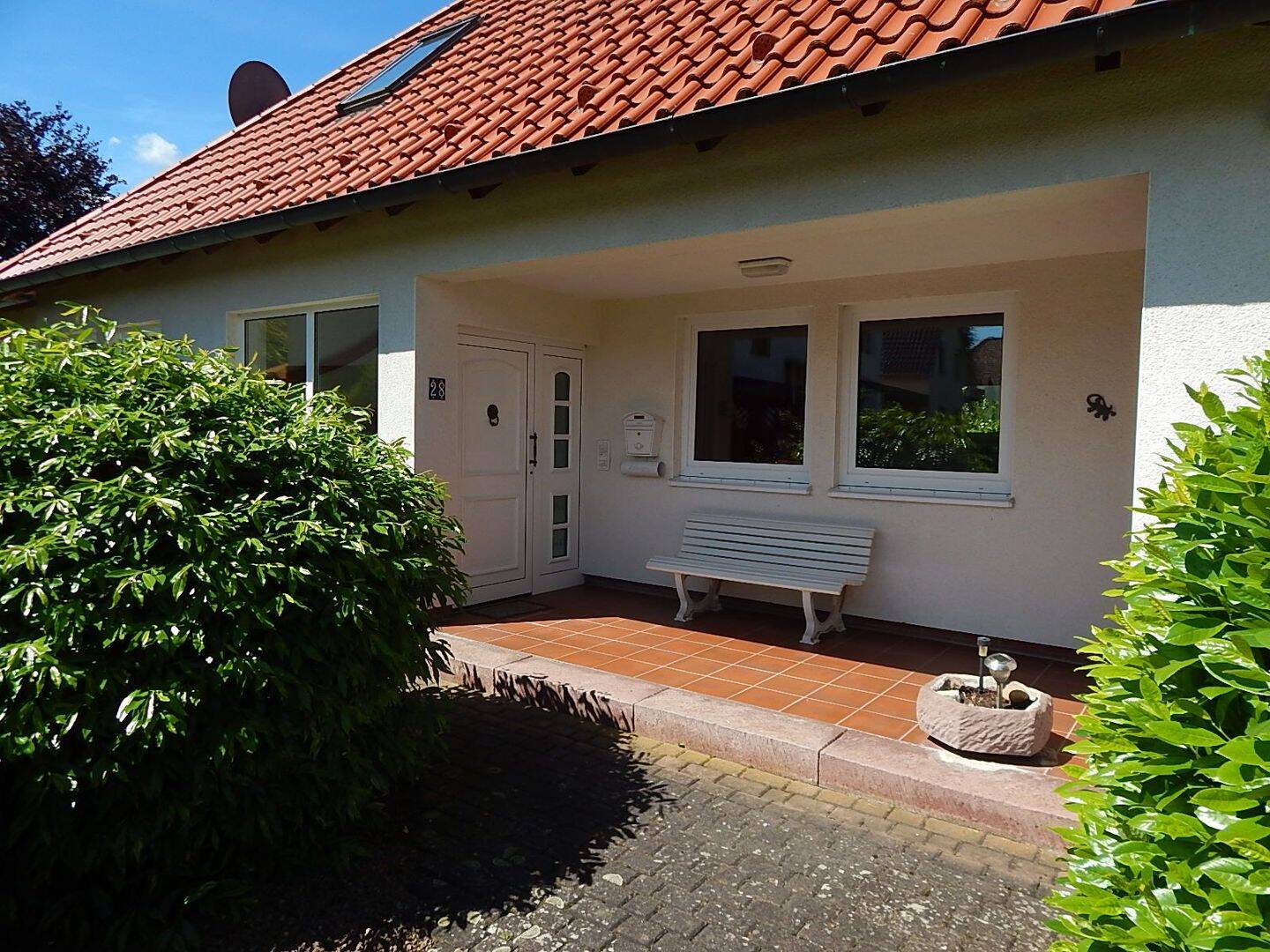 Außergewöhnliche und großzügige 4-Zimmer-Wohnung mit großer Terrasse in Groß Schneen, Friedland, 37133 Friedland