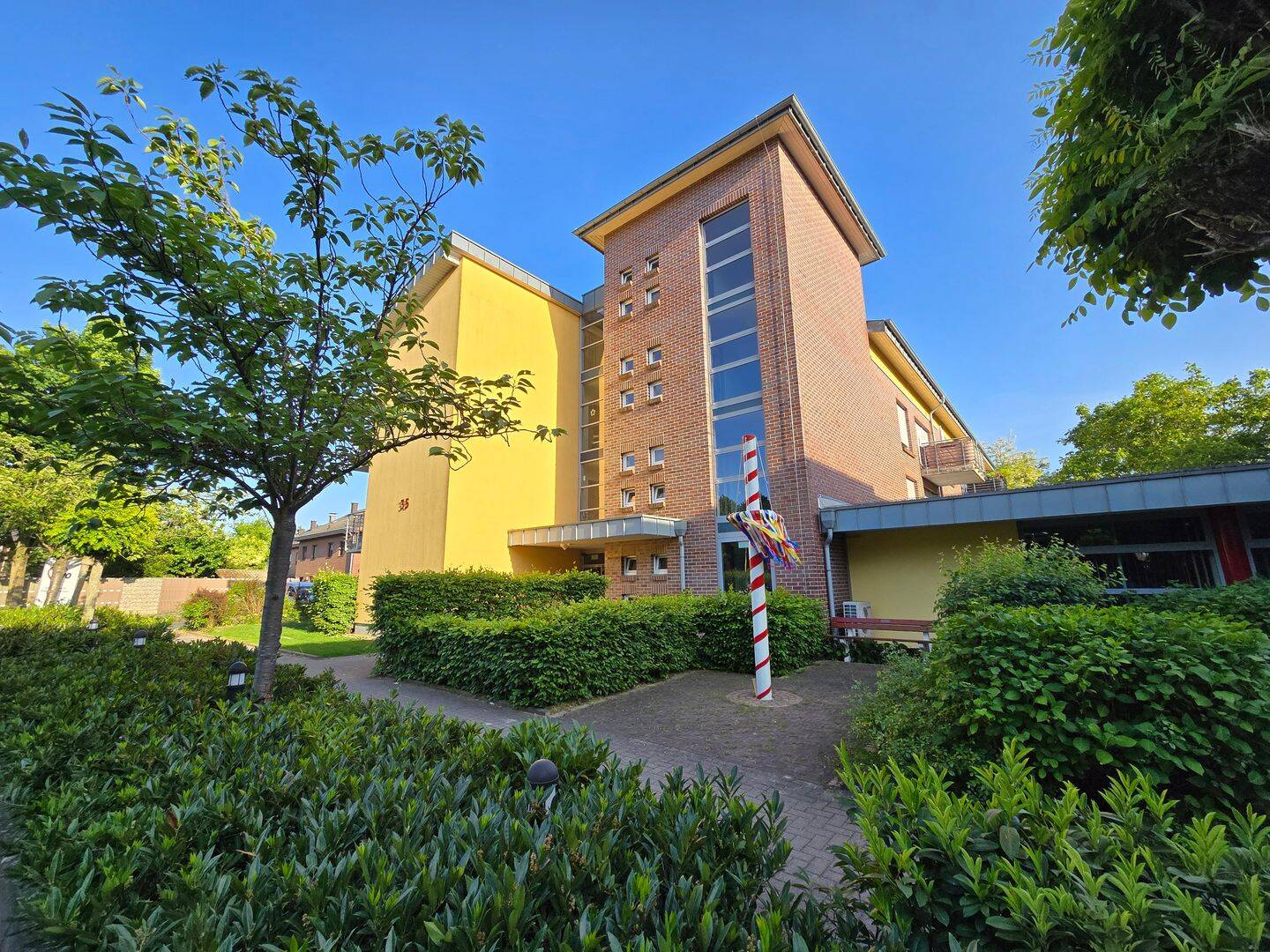 2 Zimmer- Seniorenwohnung im Erdgeschoss mit kleiner Terrasse, barrierefrei, mit Betreuungsangebot, 46562 Voerde (Niederrhein)