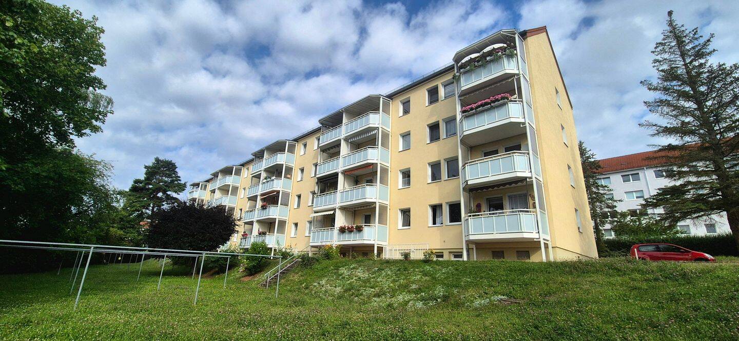2-Raumwohnung mit Balkon – wird für Sie komplett renoviert | 48,88 m², 8451 Crimmitschau