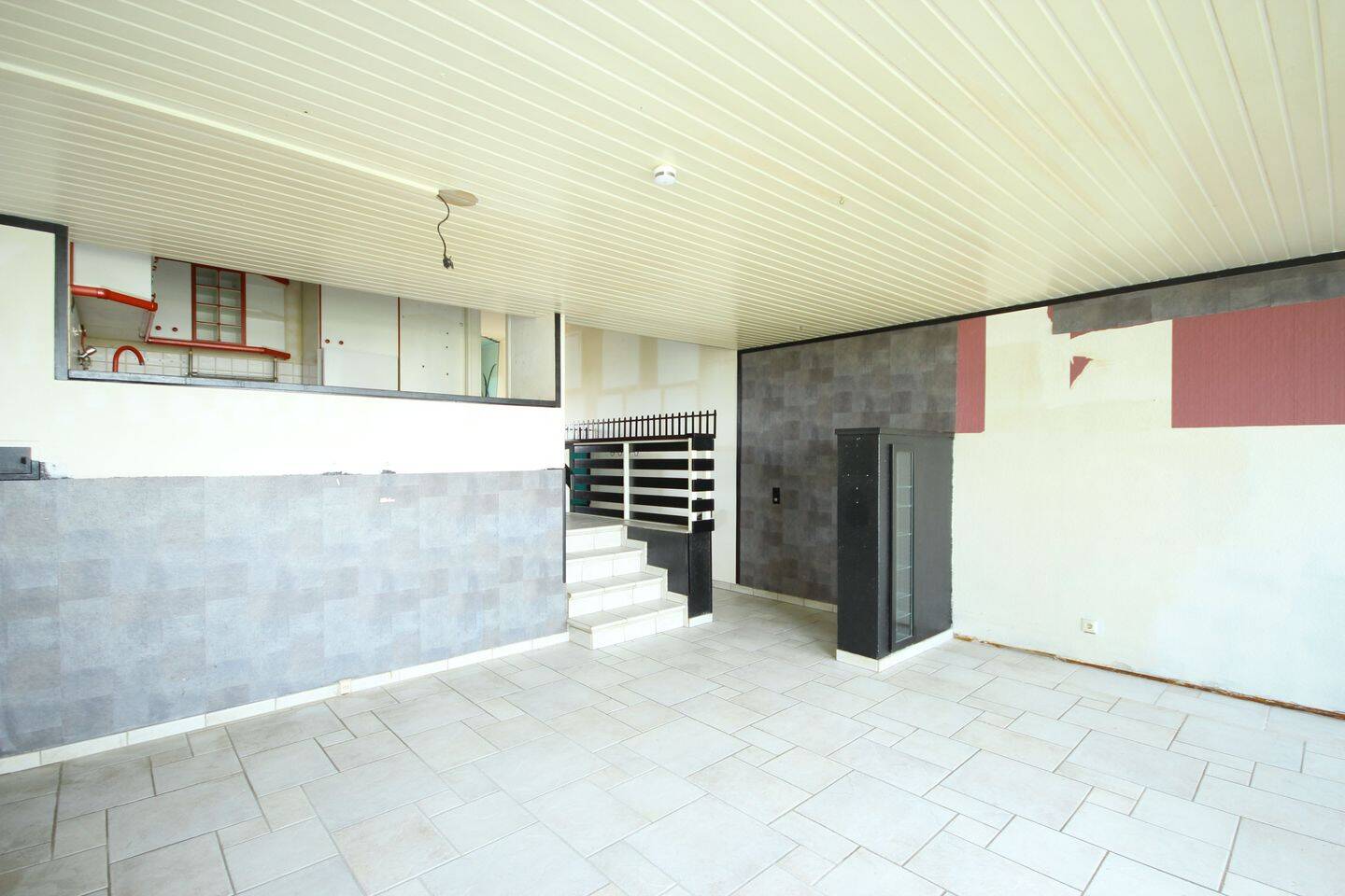 2 Zimmer, EBK, Balkon, Aufzug, inkl. Außenstellplatz, Schwimmbad, Sauna, 30457 Hannover