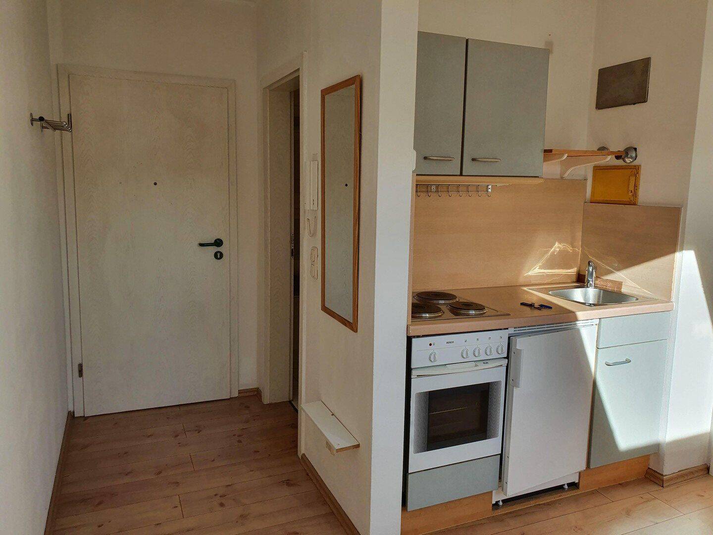 Geräumiges 1 1/2 Zimmer-Appartement, 93053 Regensburg (Galgenberg Kasernenviertel Kumpfmühl-Ziegetsdorf-Neuprüll Oberisling-Graß)