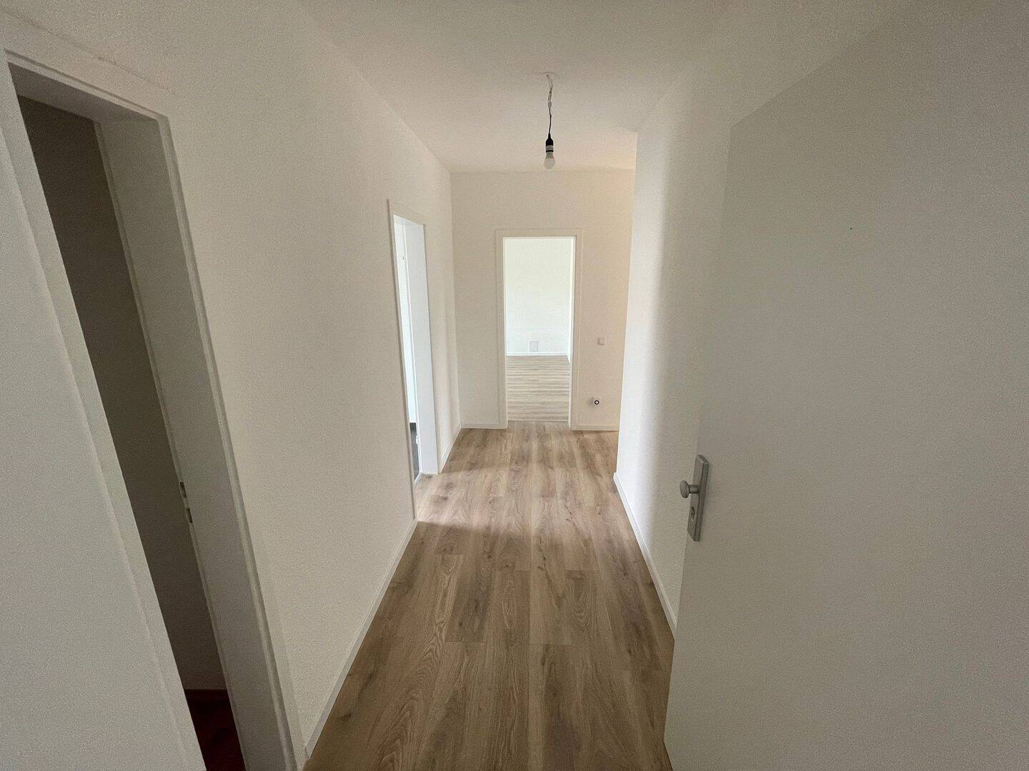 Frisch renovierte, helle 3-Zimmer-Wohnung 67 m² in Übach-Palenberg, 52531 Übach-Palenberg