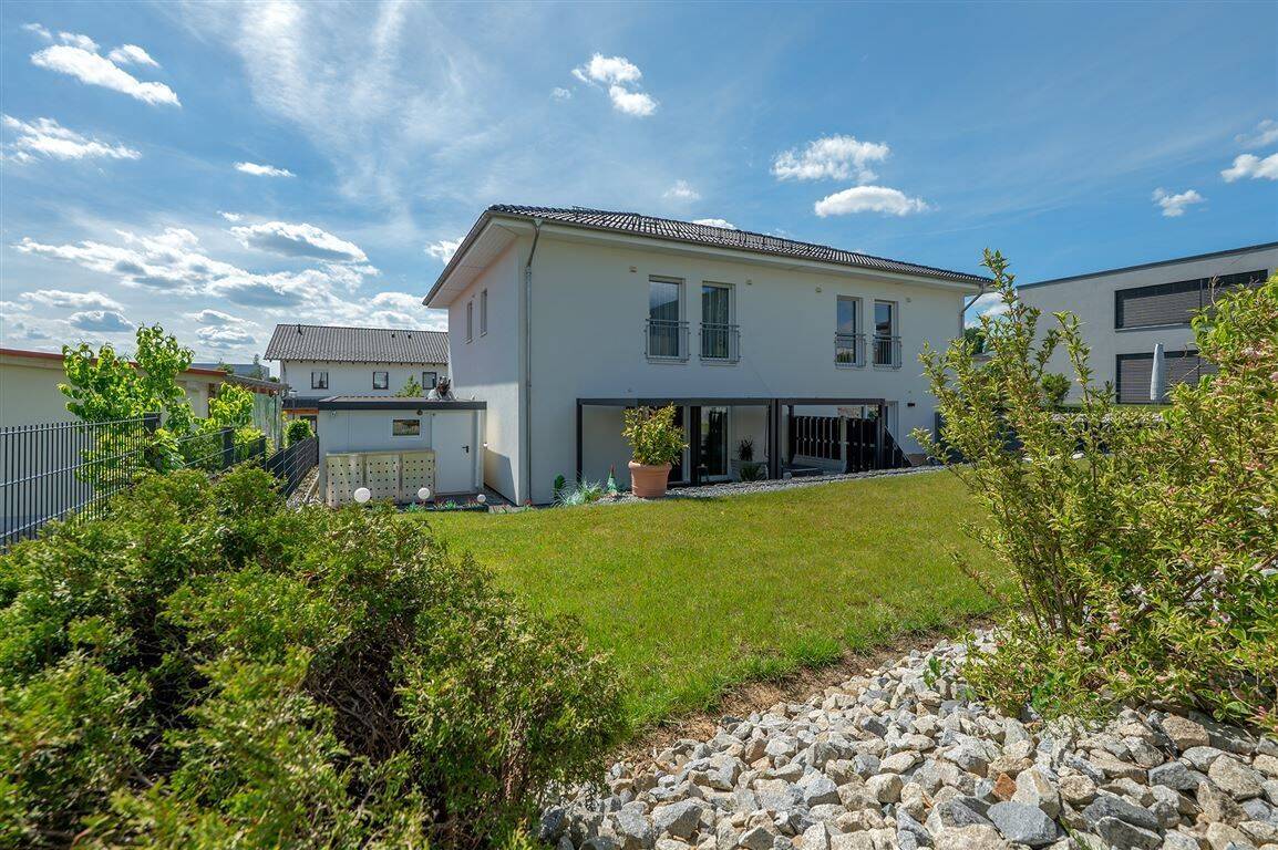 Wohnlich und schön, Haushälfte mit klaren Linien., 94081 Fürstenzell