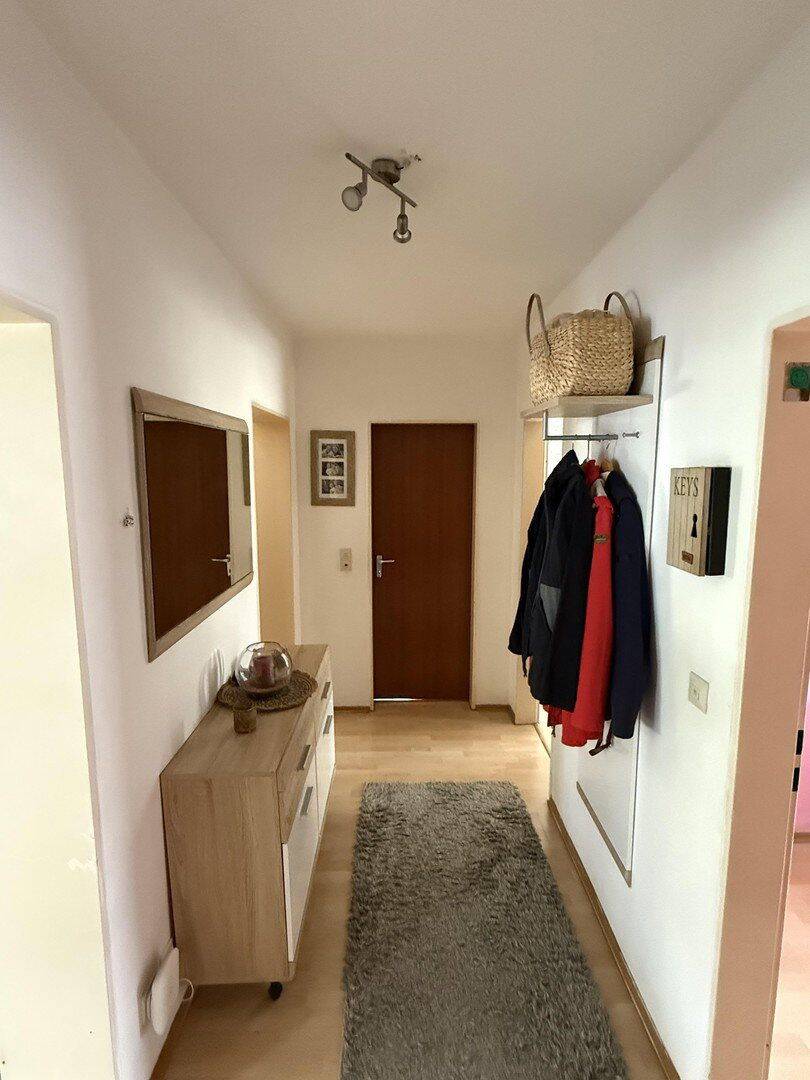 Stilvolle 4-Zimmer-Wohnung mit Balkon, Garage & Keller in ruhiger Wohnlage, 56220 Sankt Sebastian