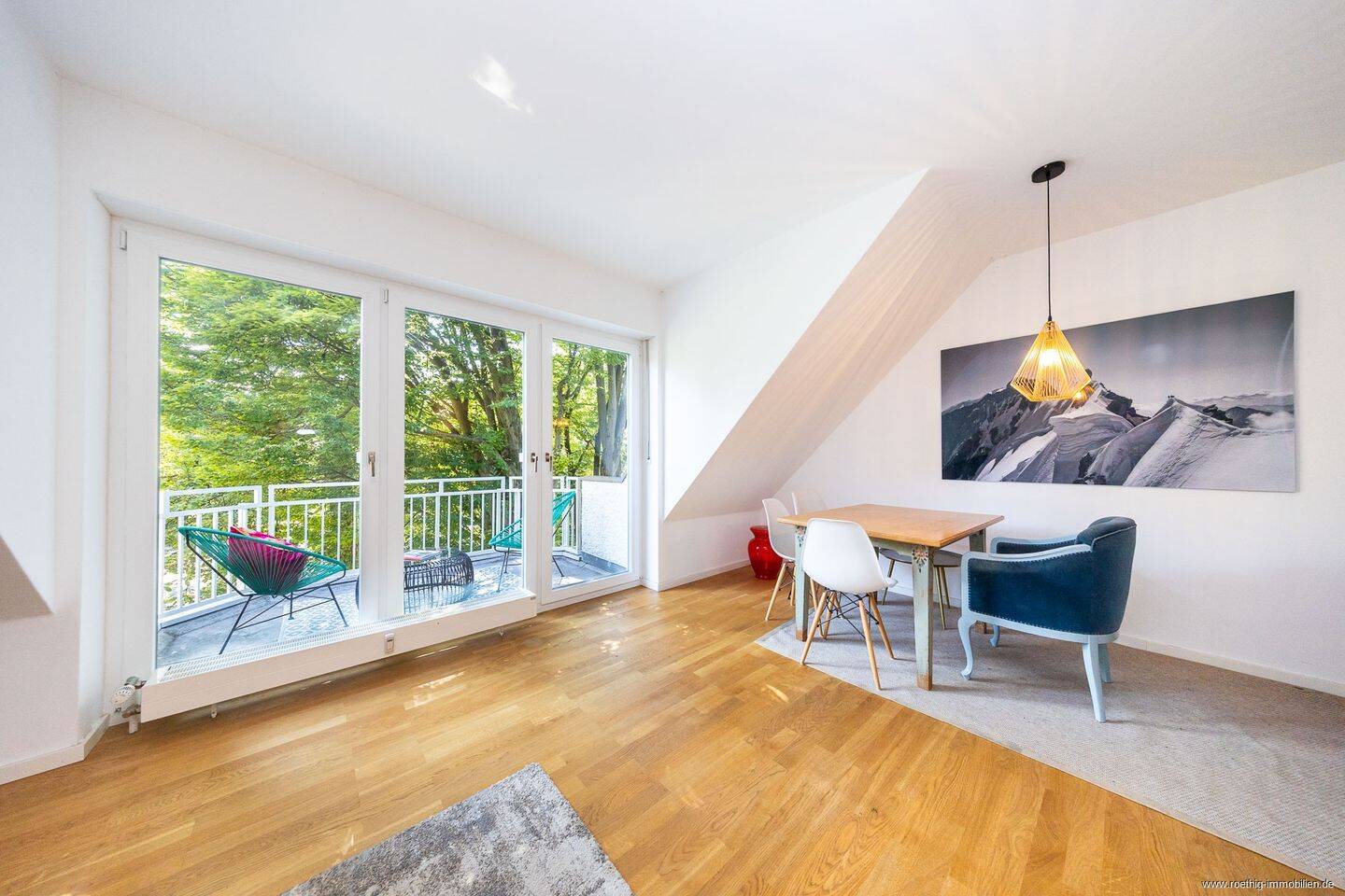 Bestlage Herzogpark: nahe dem Kufsteiner Platz & Isar. Helle 2-Zimmer-DG-Whg mit Dachterrasse & TG., 81679 München (Bogenhausen)