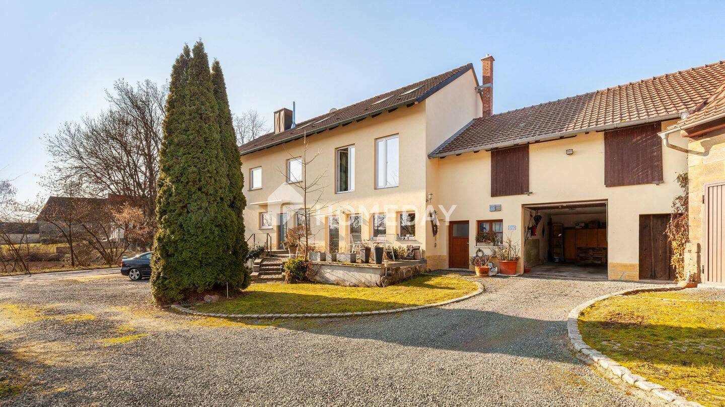 Ein Anwesen voller Möglichkeiten – Großzügiges Bauernhaus (4 WE) mit Hof & Scheunen, 96184 Rentweinsdorf