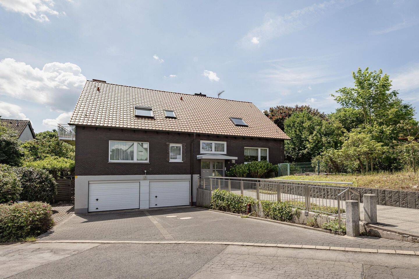 Großzügiges Wohnen in bester Süd-Lage von Dortmund – vielseitiges Ein- bis Dreifamilienhaus mit parkähnlichem Grundstück, 44287 Dortmund (Aplerbeck Aplerbecker Mark Berghofen Schüren Sölde)