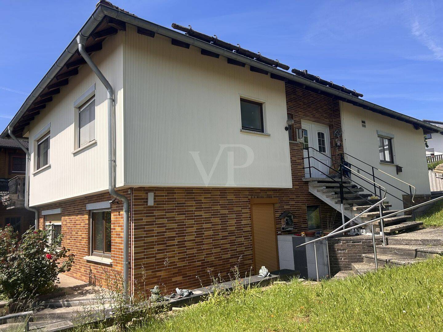Handwerkerhaus mit Einliegerwohnung in ruhiger Lage, 96476 Bad Rodach