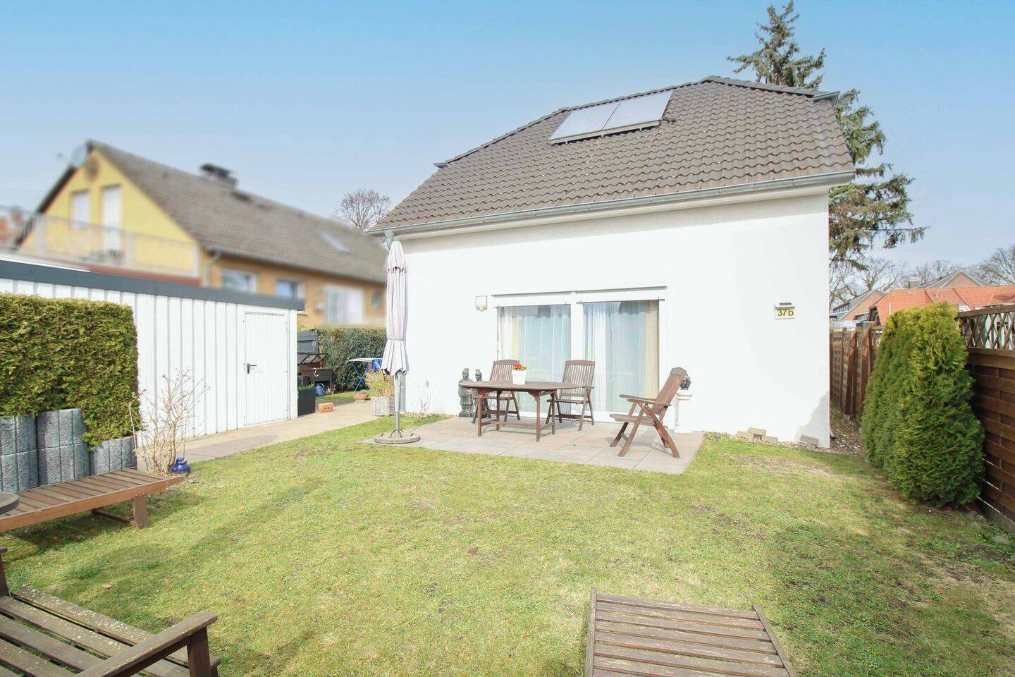 Modernes Einfamilienhaus mit Terrasse, Sauna und Garage in Langenhagen, 30855 Langenhagen