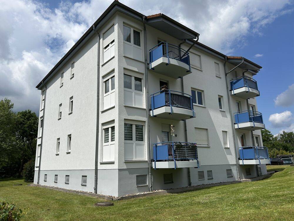 Schön geschnittene Wohnung mit Balkon und Blick ins Grüne in Schleusingen, sofort einzugsbereit!, 98553 Schleusingen