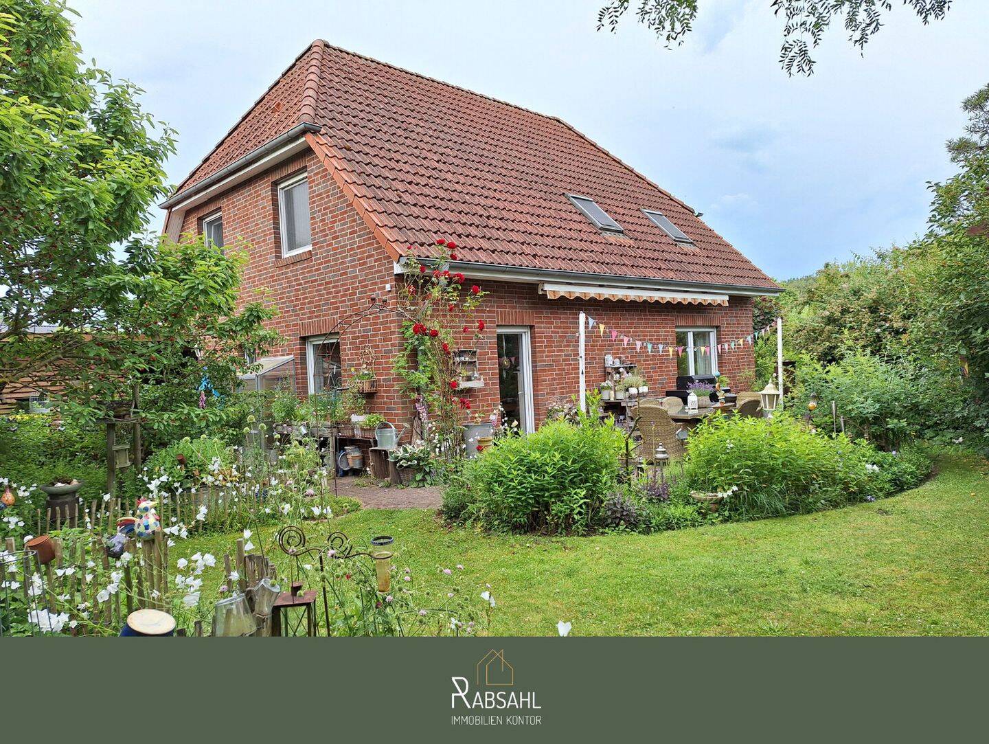 Traum für Familien: Gepflegtes Einfamilienhaus mit schönem Garten und Doppelcarport in Bienenbüttel, 29553 Bienenbüttel