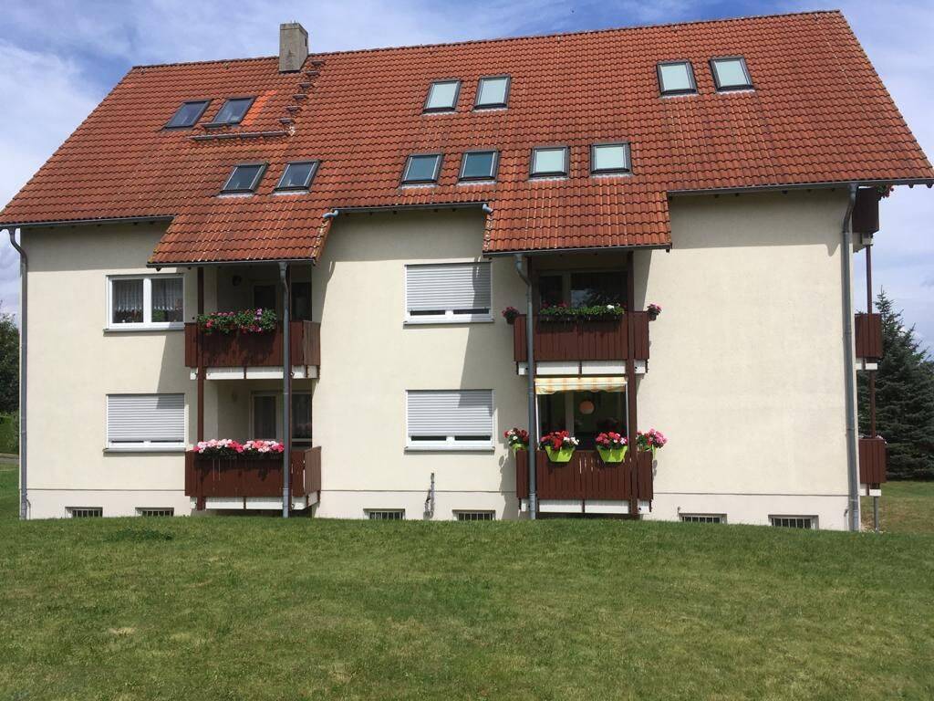 3-Raum Wohnung mit Loggia und Balkon sowie Pkw-Stellplatz, 8115 Lichtentanne