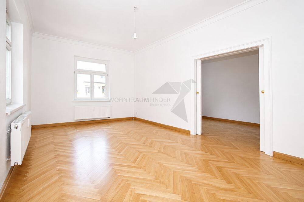 Wunderschöne, sanierte 3 Raum Altbau-Wohnung mit Balkon und Tageslichtbad im Musikerviertel, 9119 Chemnitz (Helbersdorf Kapellenberg Kappel Zentrum)