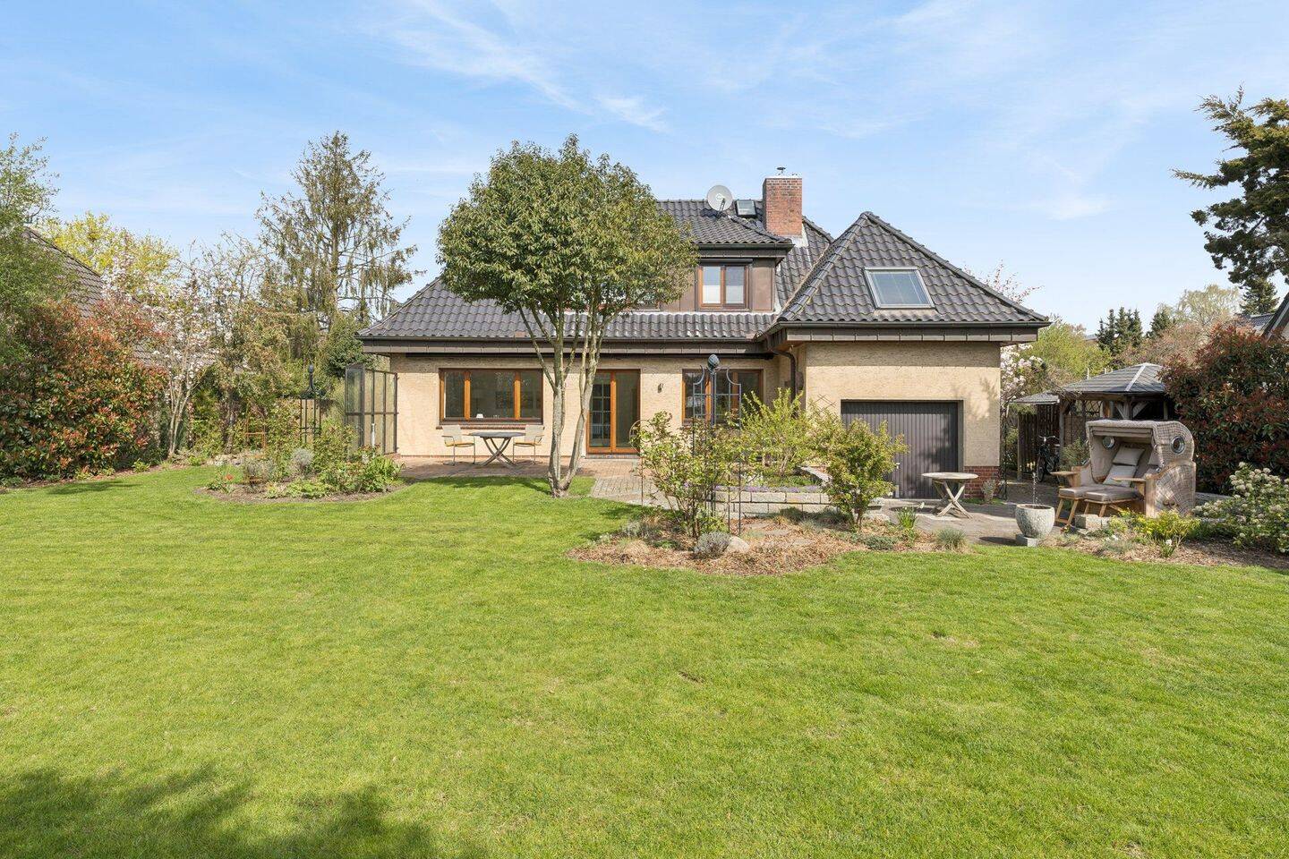 Modernes Familienglück: Nachhaltiges Wohnen mit Ihrer privaten Garten-Oase, 22869 Schenefeld