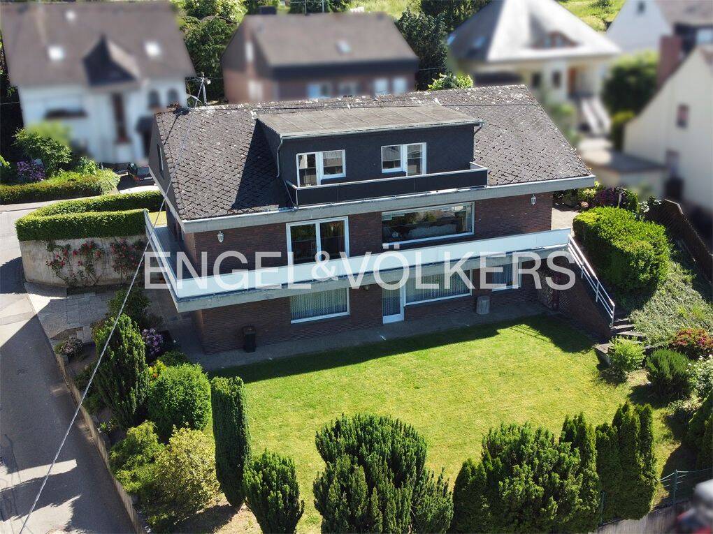 Großzügiges Anwesen, auch geeignet als Mehrgenerationshaus, in bester Höhenlage von Mülheim-Kärlich, 56218 Mülheim-Kärlich
