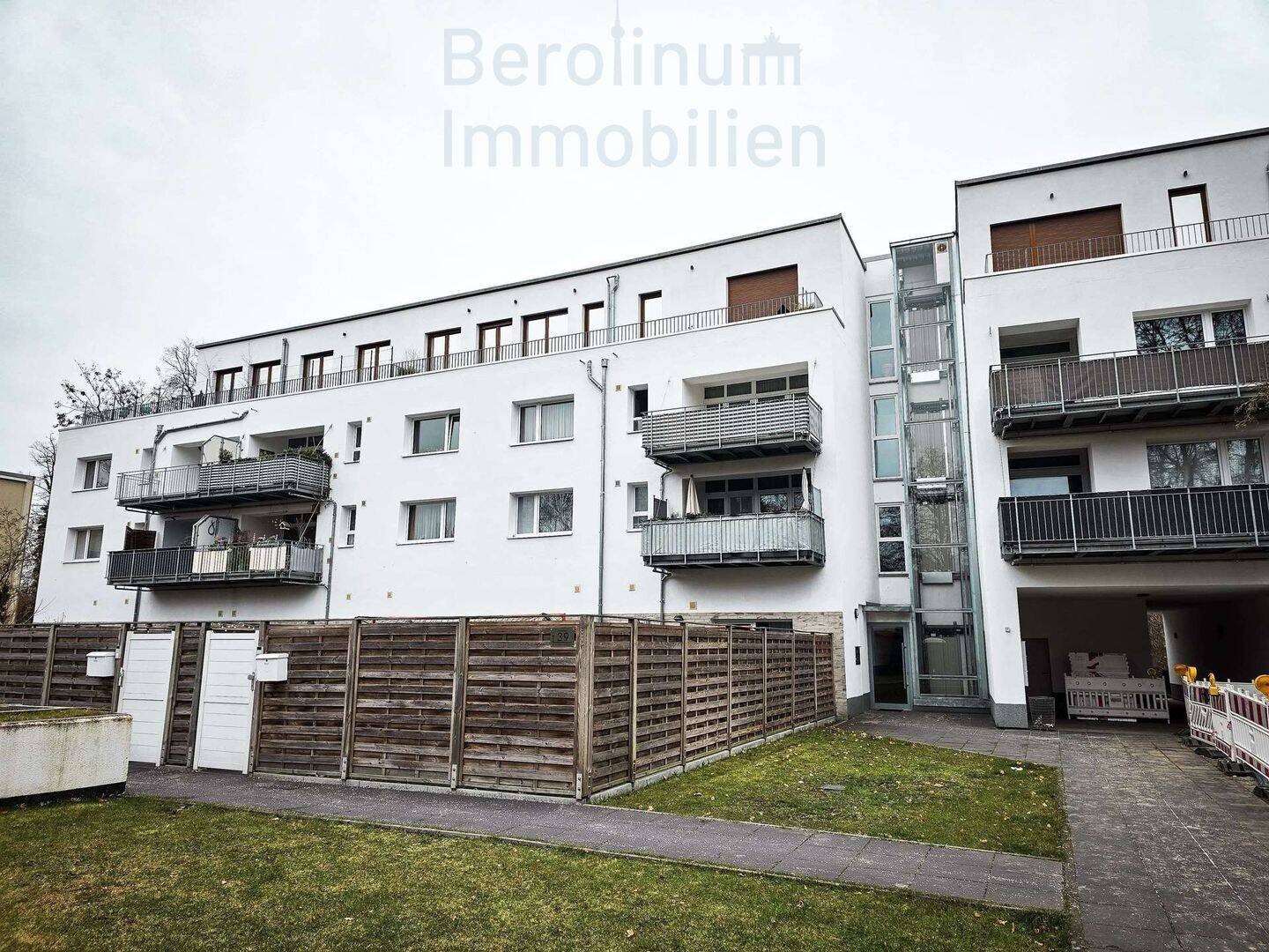 Jetzt an die Zukunft denken: helle 1-Zi-Whg mit Balkon in grüner Lage, 12169 Berlin (Steglitz-Zehlendorf Steglitz)