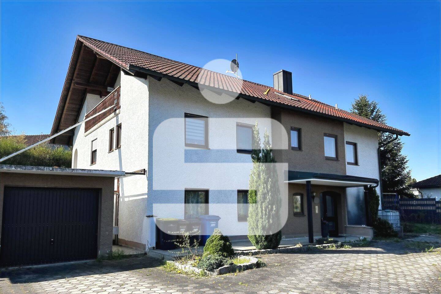 Gepflegtes Wohnhaus mit 3 Einheiten, 94436 Simbach
