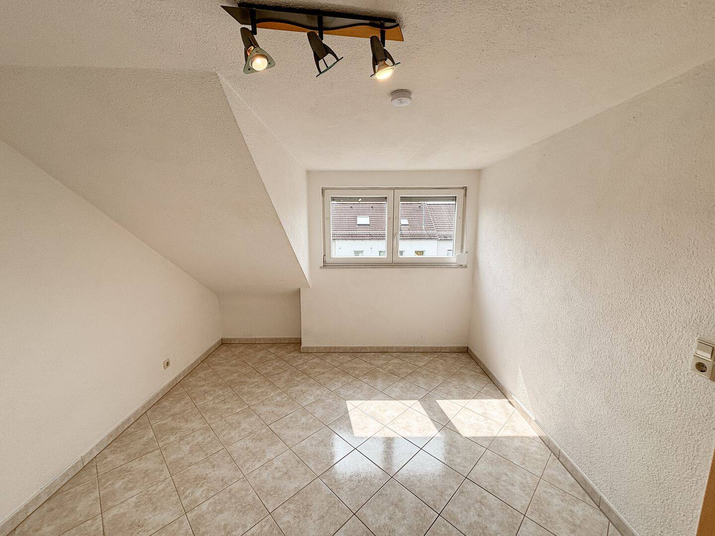 4-ZI. DG-WOHNUNG, 73527 Schwäbisch Gmünd