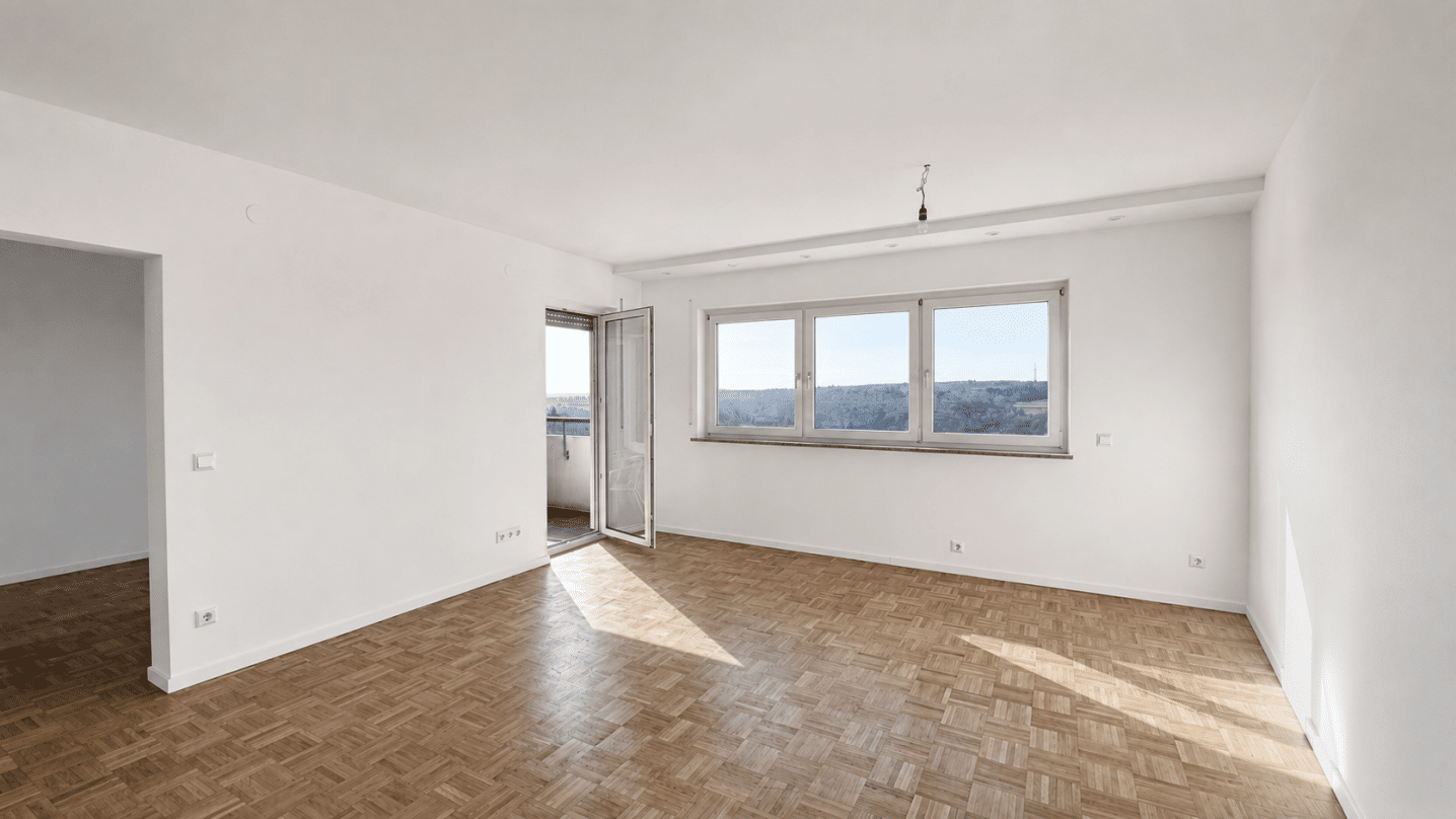 Kernsanierte 4-Zimmer-Wohnung mit Weitblick, großzügigem Grundriss & privatem TG-Stellplatz, 89134 Blaustein