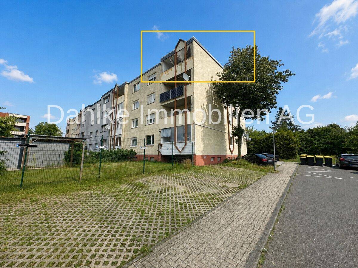 Gepflegte Eigentumswohnung mit Loggia und Stellplatz in ruhiger Lage von Geilenkirchen, 52511 Geilenkirchen