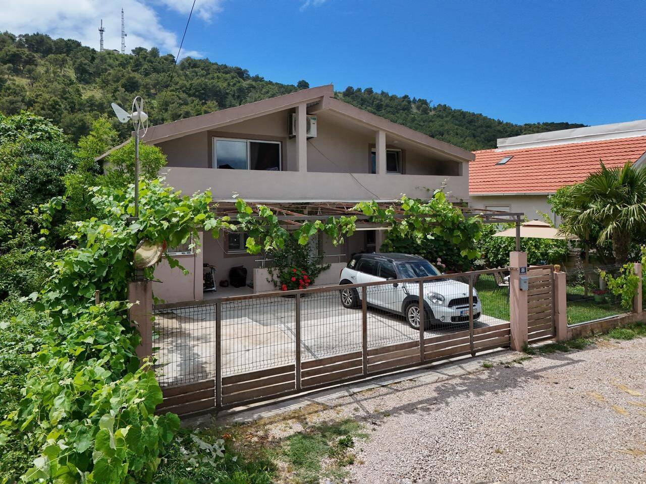 Bar Montenegro Einfamilienhaus mit Sauna, Garten und Kamin, 85049 Ingolstadt